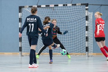Bild 426 - C-Juniorinnen 2 Loewinnen Cup